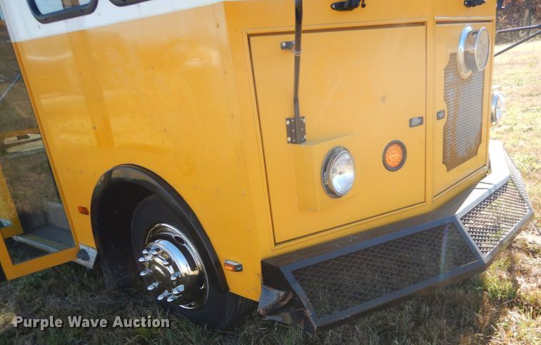 image for item DI1002 2010 Freightliner Villager 208  trolley