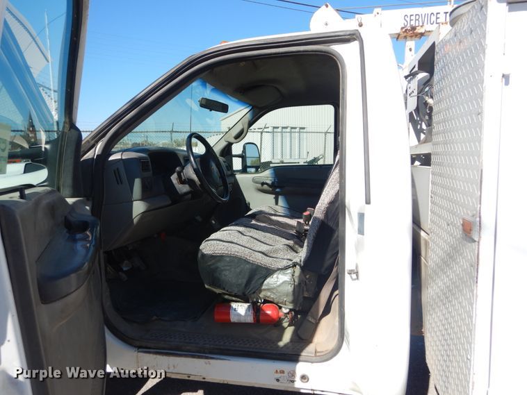 image for item DI1009 2000 Ford F550 Super Duty XL  service truck