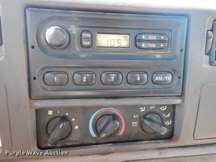 image for item DI1009 2000 Ford F550 Super Duty XL  service truck