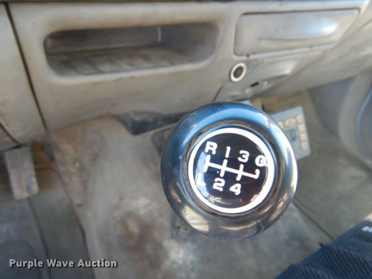 image for item DI1009 2000 Ford F550 Super Duty XL  service truck