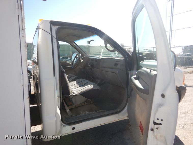 image for item DI1009 2000 Ford F550 Super Duty XL  service truck