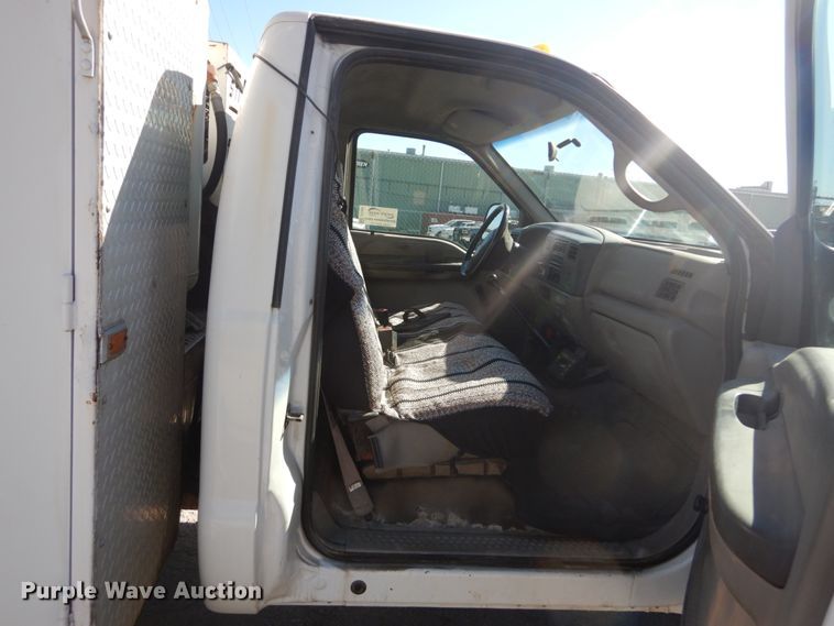 image for item DI1009 2000 Ford F550 Super Duty XL  service truck