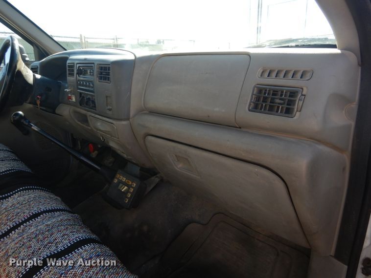 image for item DI1009 2000 Ford F550 Super Duty XL  service truck