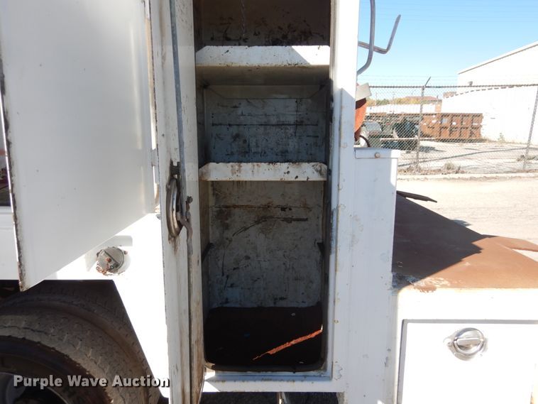 image for item DI1009 2000 Ford F550 Super Duty XL  service truck