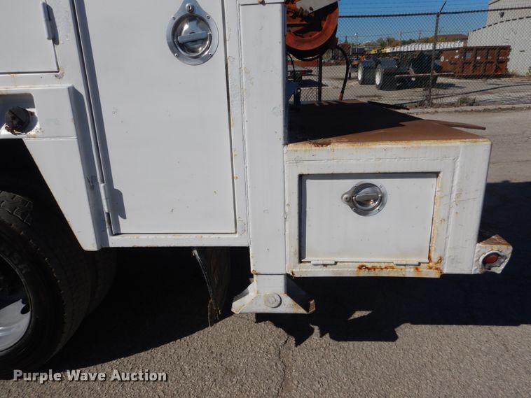 image for item DI1009 2000 Ford F550 Super Duty XL  service truck