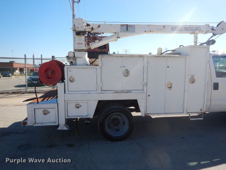 image for item DI1009 2000 Ford F550 Super Duty XL  service truck