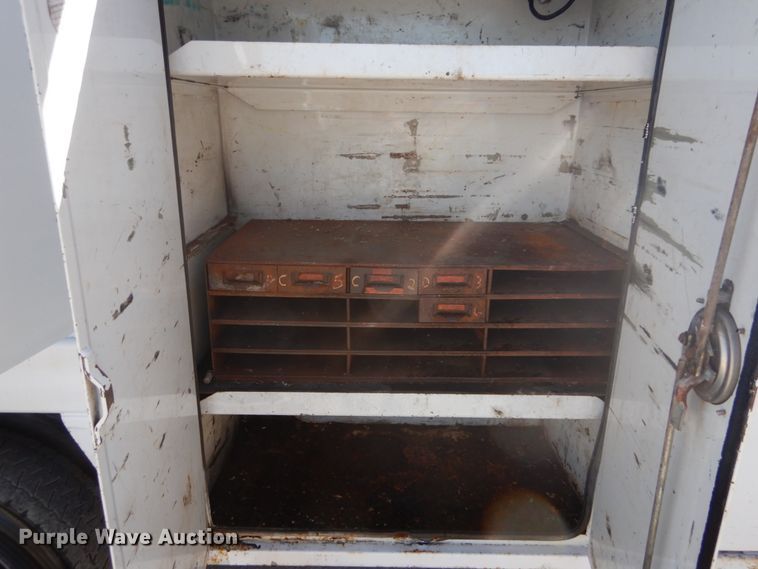 image for item DI1009 2000 Ford F550 Super Duty XL  service truck