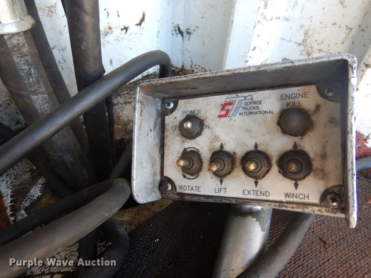 image for item DI1009 2000 Ford F550 Super Duty XL  service truck