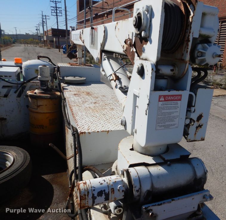 image for item DI1009 2000 Ford F550 Super Duty XL  service truck