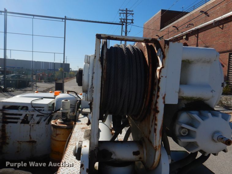 image for item DI1009 2000 Ford F550 Super Duty XL  service truck