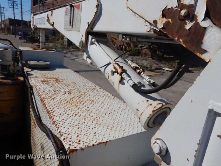 image for item DI1009 2000 Ford F550 Super Duty XL  service truck