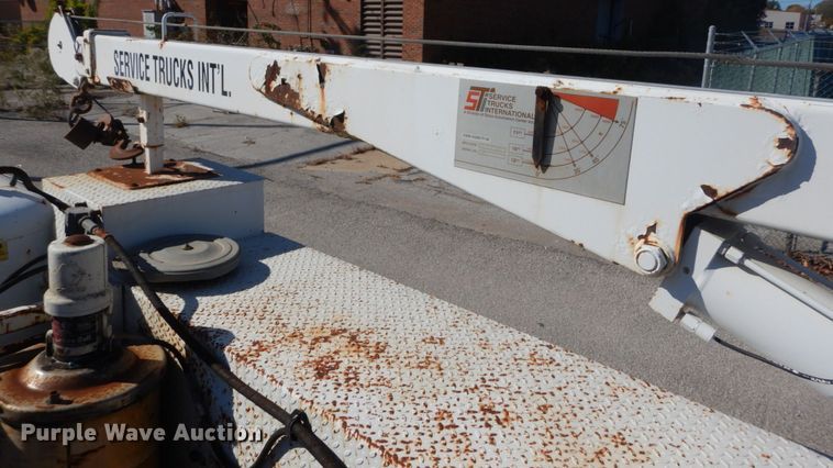 image for item DI1009 2000 Ford F550 Super Duty XL  service truck