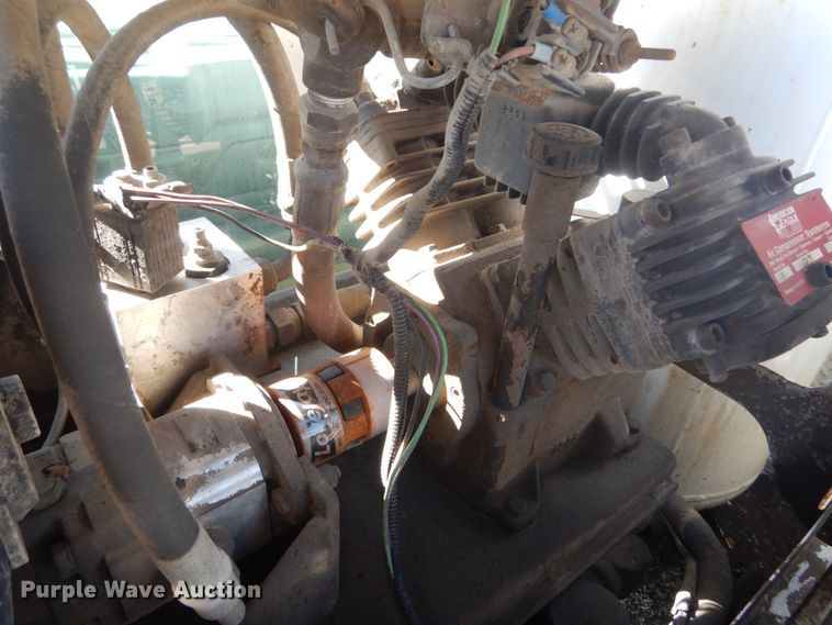 image for item DI1009 2000 Ford F550 Super Duty XL  service truck