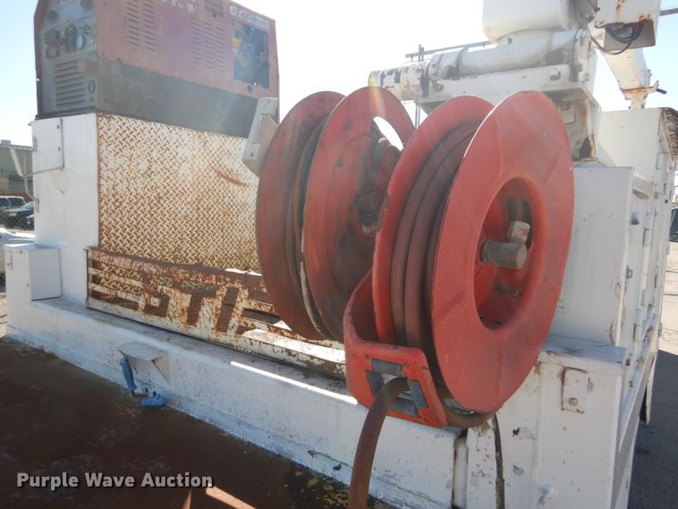 image for item DI1009 2000 Ford F550 Super Duty XL  service truck