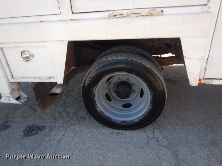 image for item DI1009 2000 Ford F550 Super Duty XL  service truck