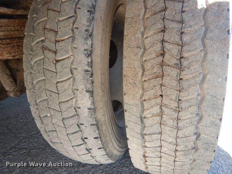 image for item DI1009 2000 Ford F550 Super Duty XL  service truck