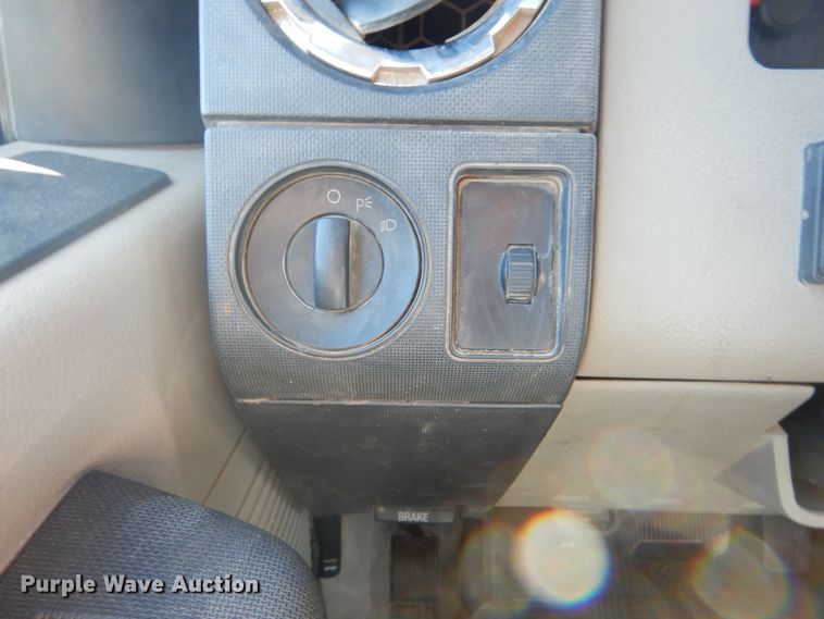 image for item DI1012 2009 Ford F450 Super Duty XLT  flatbed truck