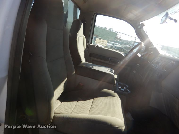 image for item DI1012 2009 Ford F450 Super Duty XLT  flatbed truck