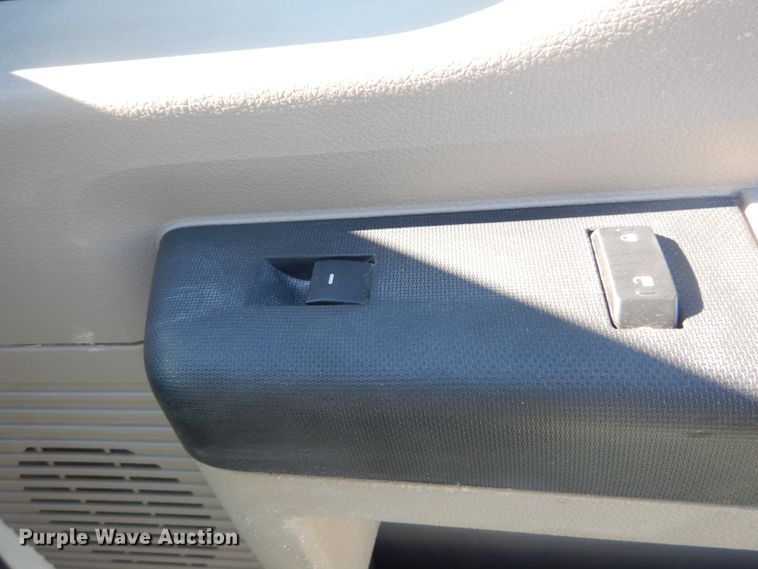 image for item DI1012 2009 Ford F450 Super Duty XLT  flatbed truck