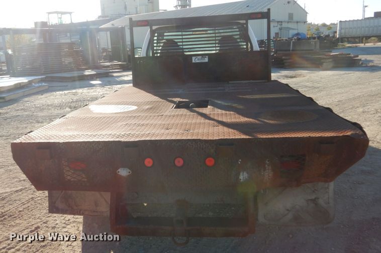 image for item DI1014 2001 Ford F450 Super Duty XL  flatbed truck