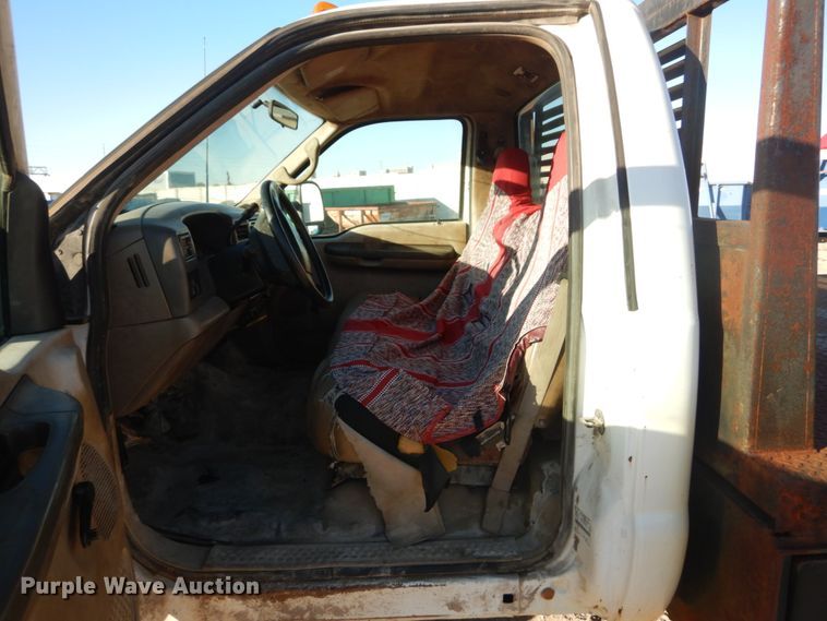 image for item DI1014 2001 Ford F450 Super Duty XL  flatbed truck