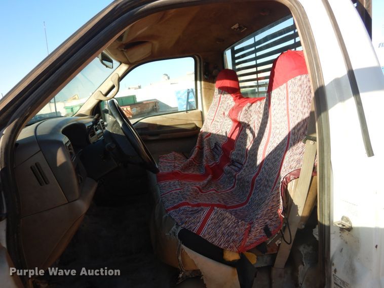 image for item DI1014 2001 Ford F450 Super Duty XL  flatbed truck