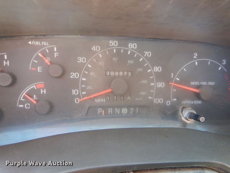 image for item DI1014 2001 Ford F450 Super Duty XL  flatbed truck