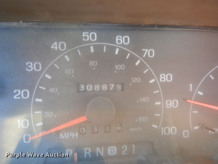 image for item DI1014 2001 Ford F450 Super Duty XL  flatbed truck