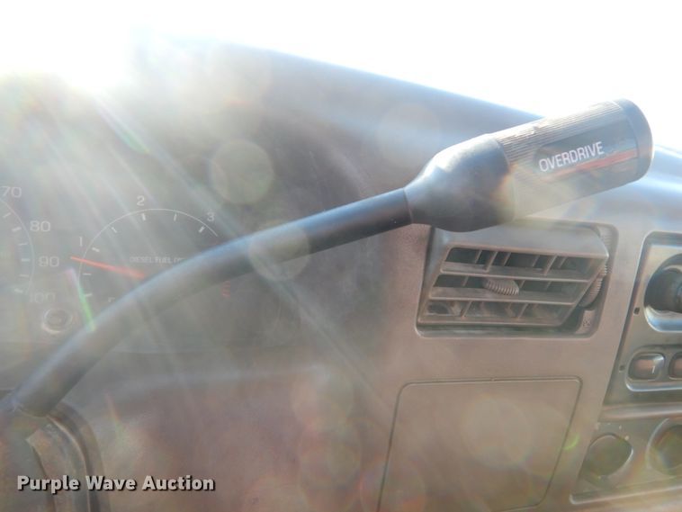 image for item DI1014 2001 Ford F450 Super Duty XL  flatbed truck