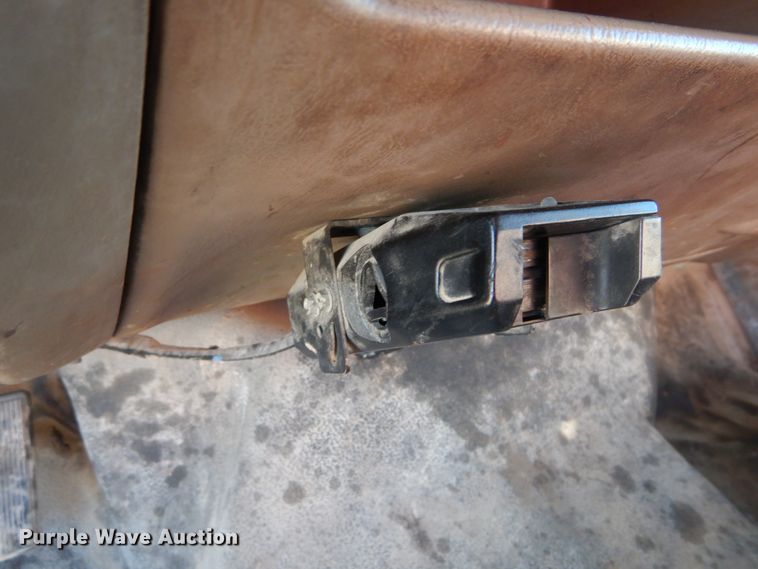 image for item DI1014 2001 Ford F450 Super Duty XL  flatbed truck