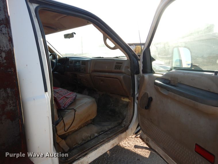 image for item DI1014 2001 Ford F450 Super Duty XL  flatbed truck