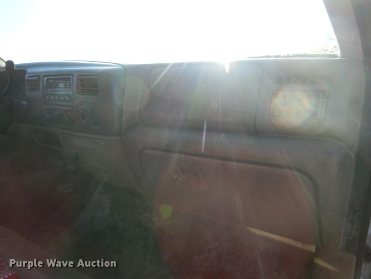 image for item DI1014 2001 Ford F450 Super Duty XL  flatbed truck