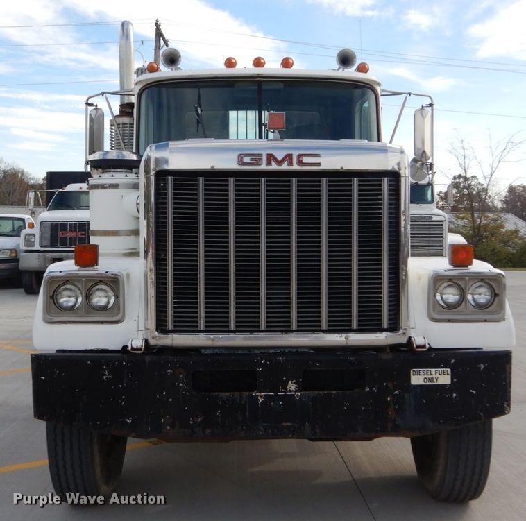 image for item DI1018 1987 GMC General  flatbed truck