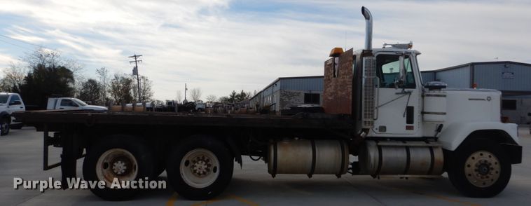 image for item DI1018 1987 GMC General  flatbed truck