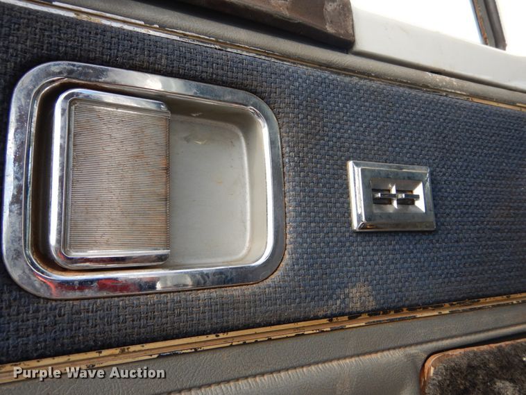 image for item DI1018 1987 GMC General  flatbed truck