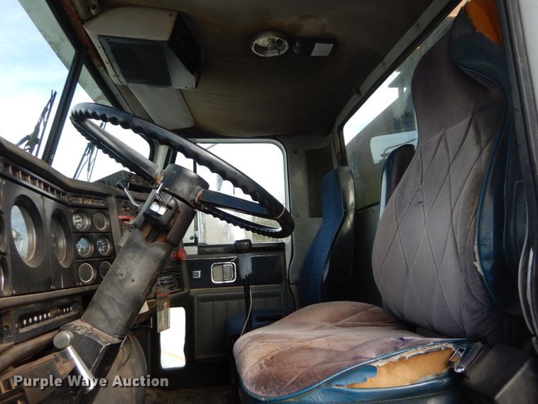 image for item DI1018 1987 GMC General  flatbed truck