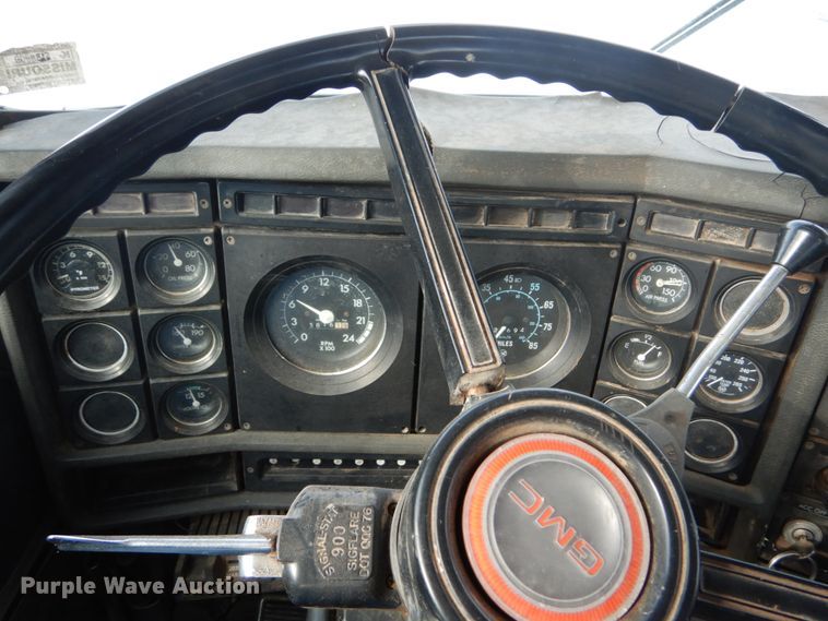 image for item DI1018 1987 GMC General  flatbed truck