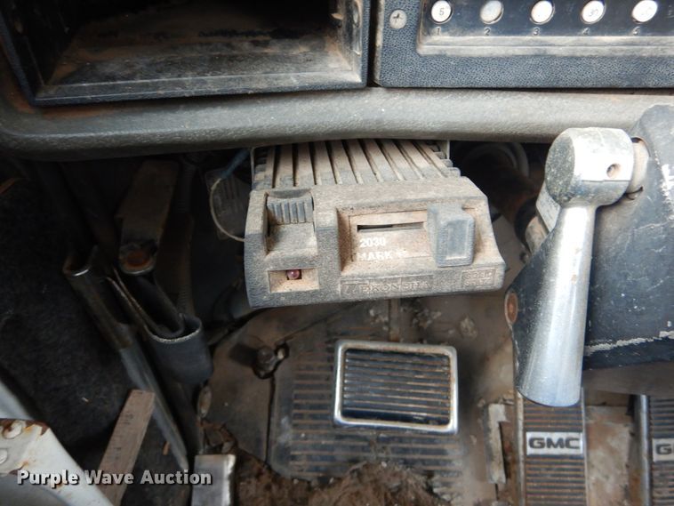 image for item DI1018 1987 GMC General  flatbed truck