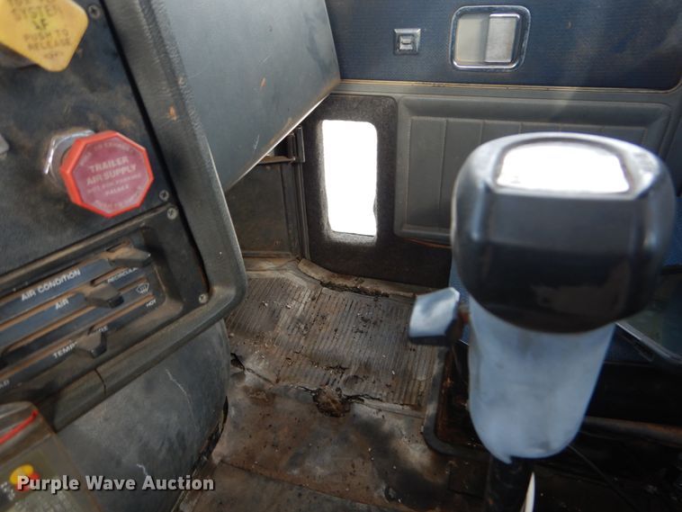 image for item DI1018 1987 GMC General  flatbed truck