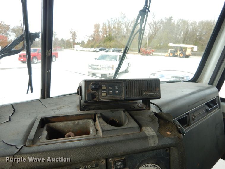 image for item DI1018 1987 GMC General  flatbed truck