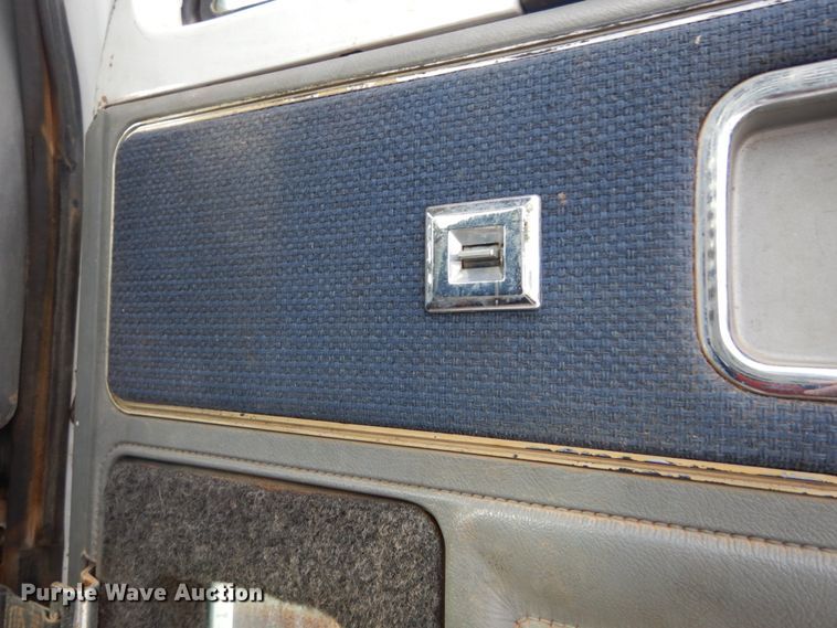 image for item DI1018 1987 GMC General  flatbed truck