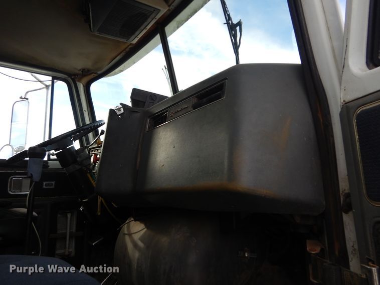 image for item DI1018 1987 GMC General  flatbed truck