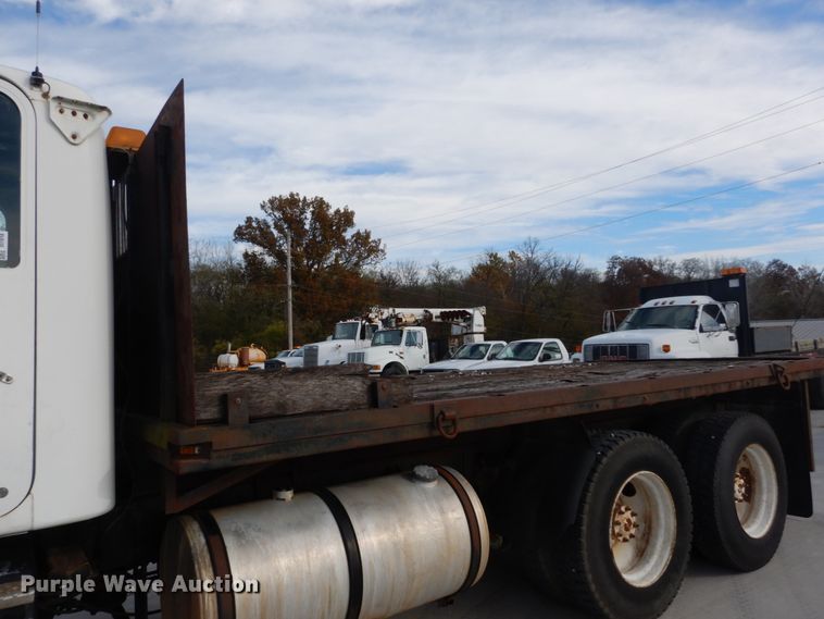 image for item DI1018 1987 GMC General  flatbed truck