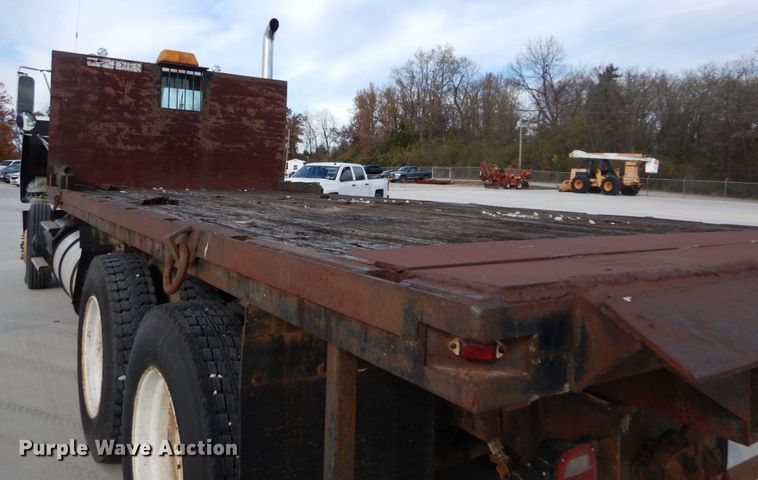 image for item DI1018 1987 GMC General  flatbed truck