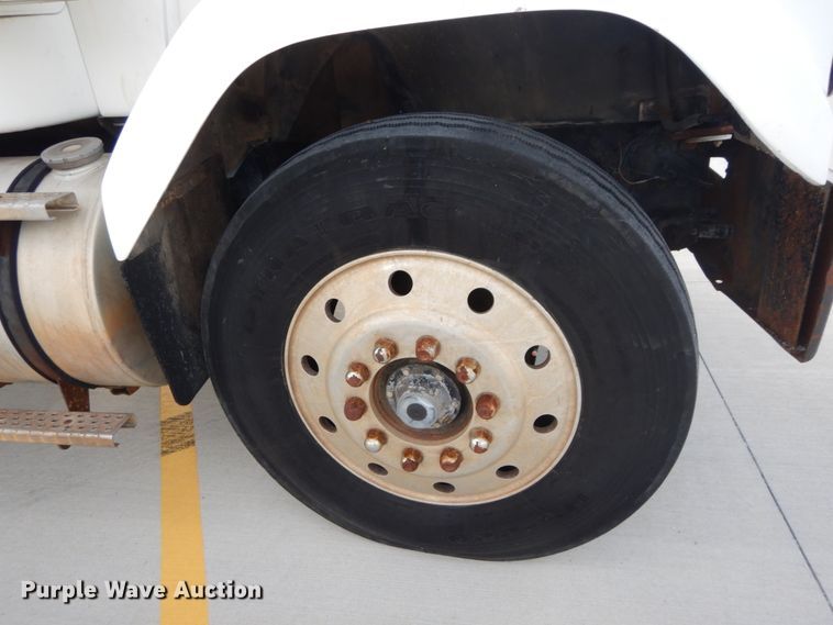 image for item DI1018 1987 GMC General  flatbed truck