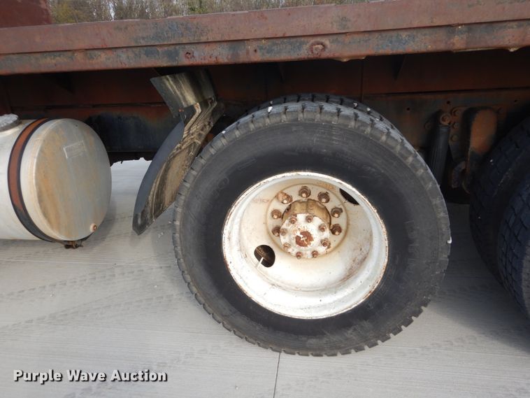 image for item DI1018 1987 GMC General  flatbed truck