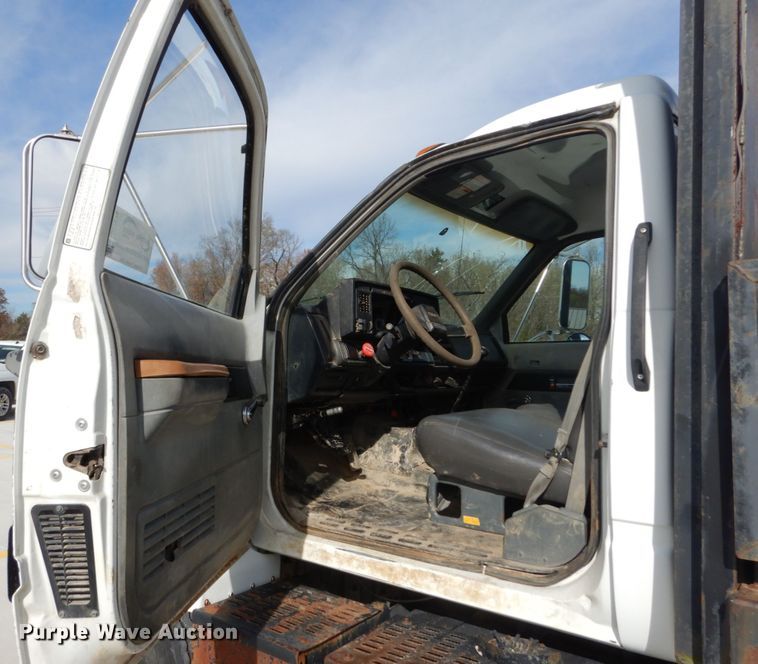 image for item DI1019 1993 GMC TopKick C6500  flatbed truck