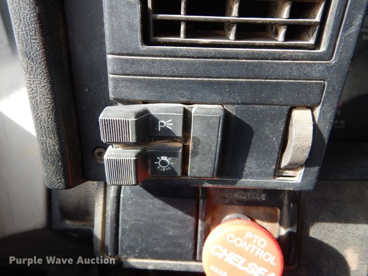 image for item DI1019 1993 GMC TopKick C6500  flatbed truck