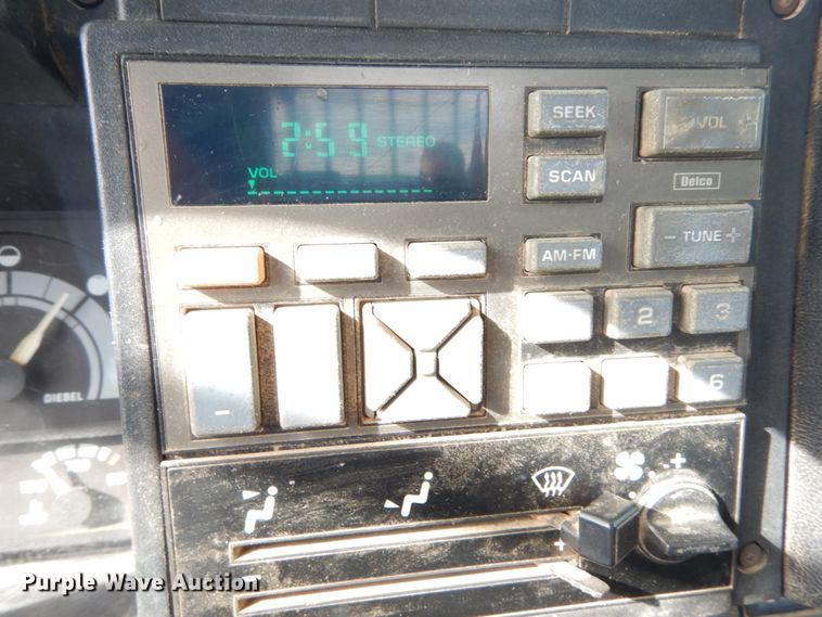 image for item DI1019 1993 GMC TopKick C6500  flatbed truck