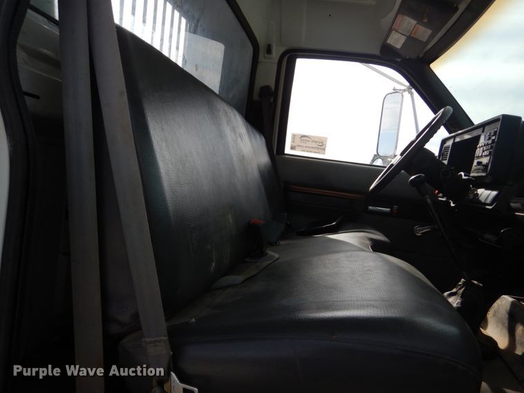 image for item DI1019 1993 GMC TopKick C6500  flatbed truck